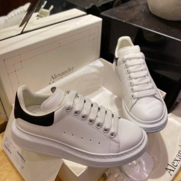 Alexander McQueen Black and White Leather Sneakers - Picture 4 of 9